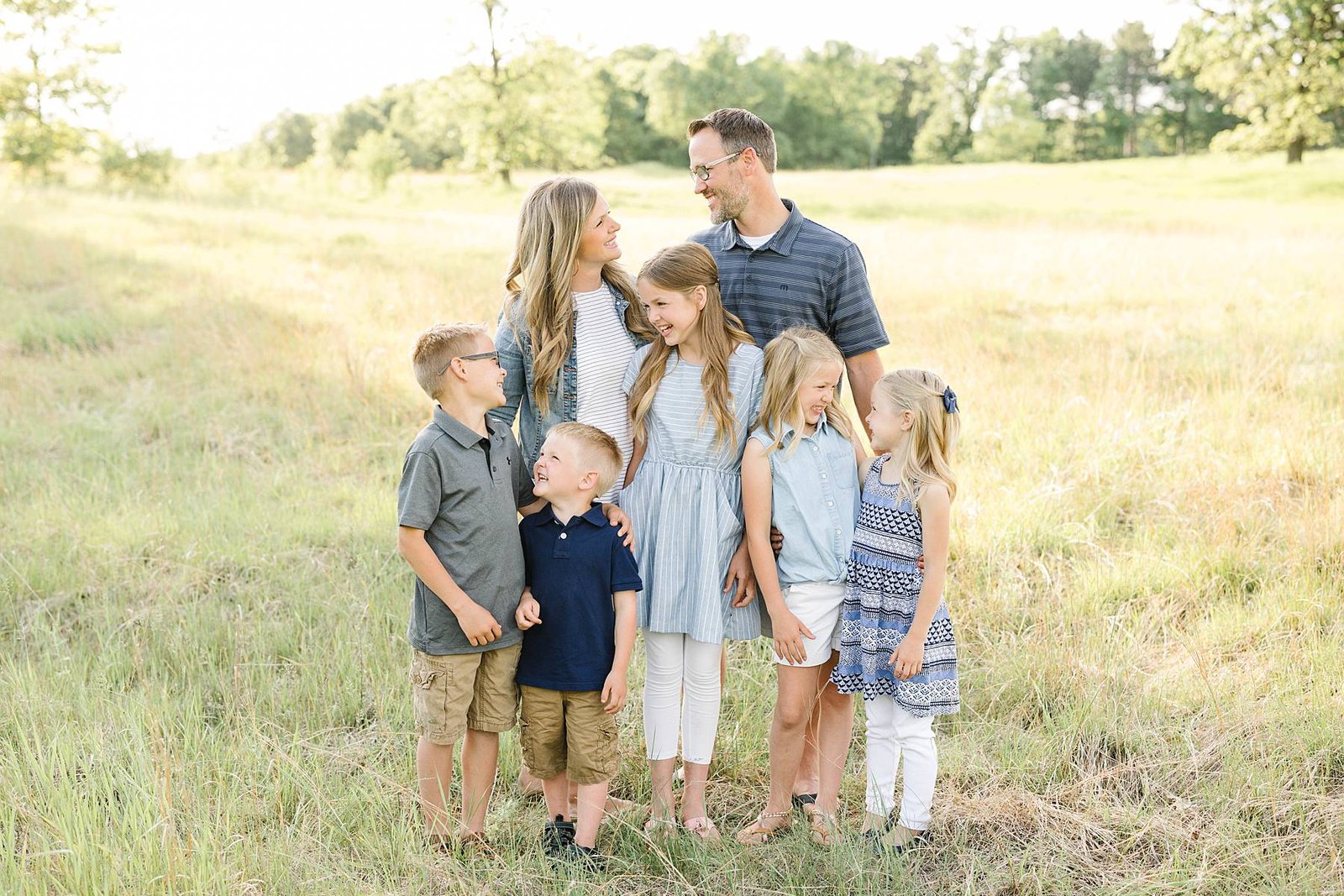 Forest-Lake-Family-Portrait-Session-Photography_0001
